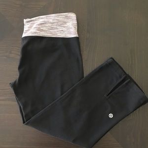LULULEMON CROPPED PANT LEGGINGS SIZE 8